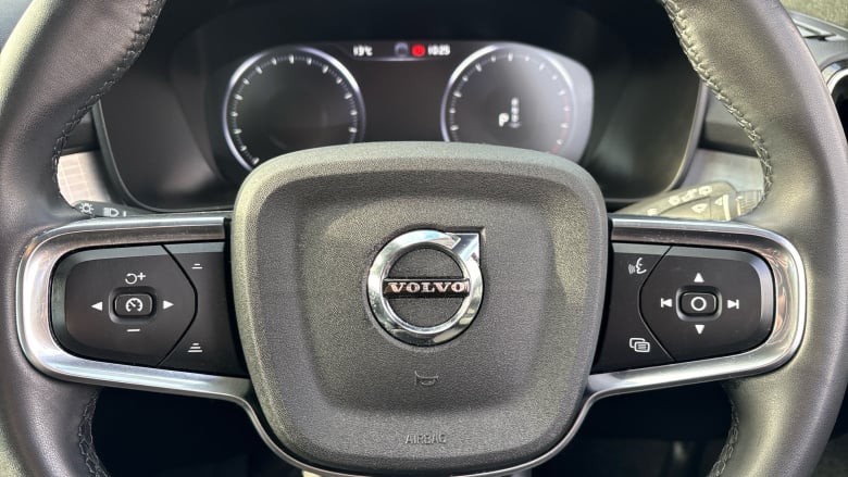 Volvo Xc40 2.0 B4P Momentum 5dr Auto [7 speed] Petrol Estate